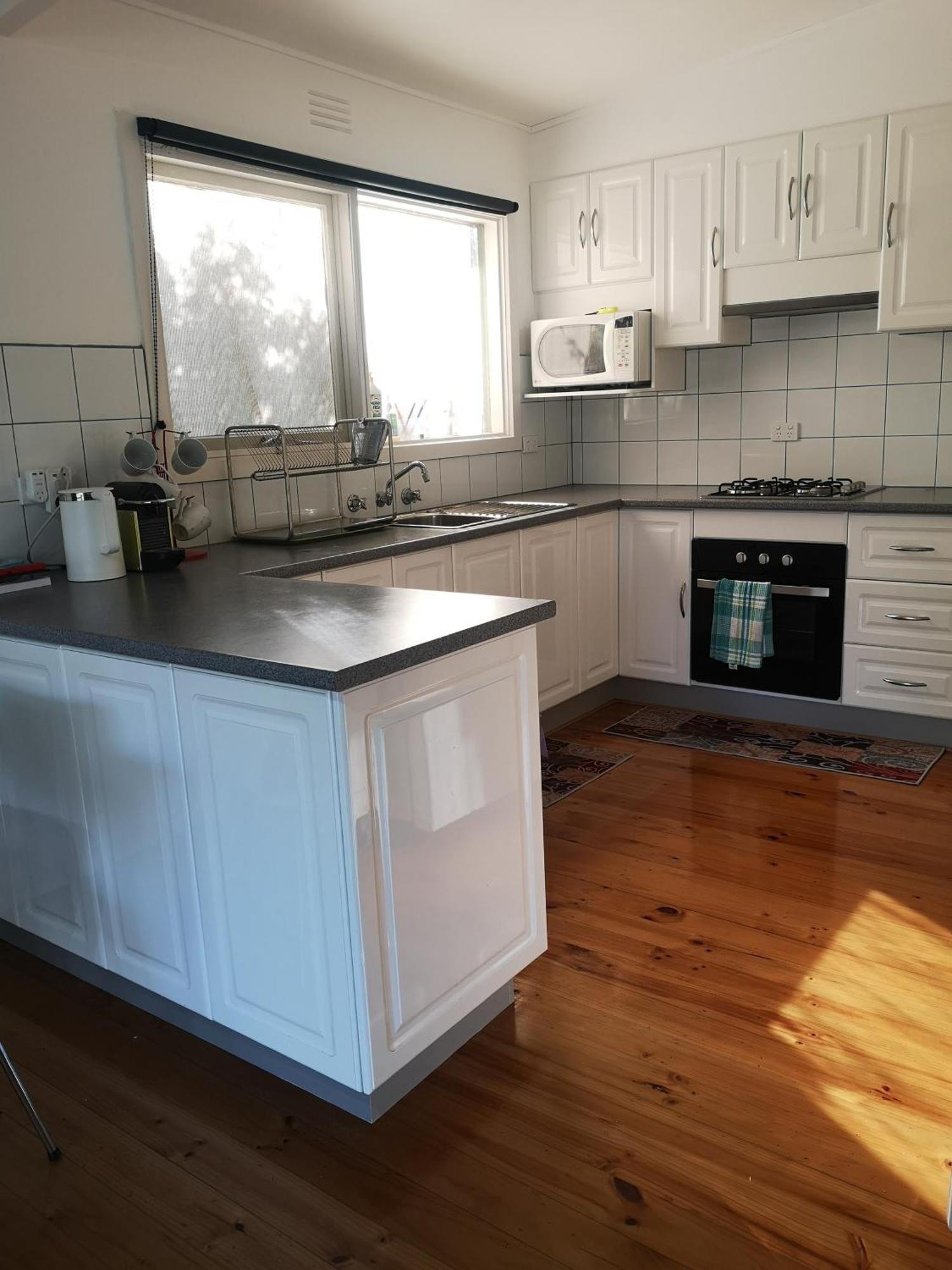 Getaway Byo Linen And Towels 750m Walk To Holiday home Rye